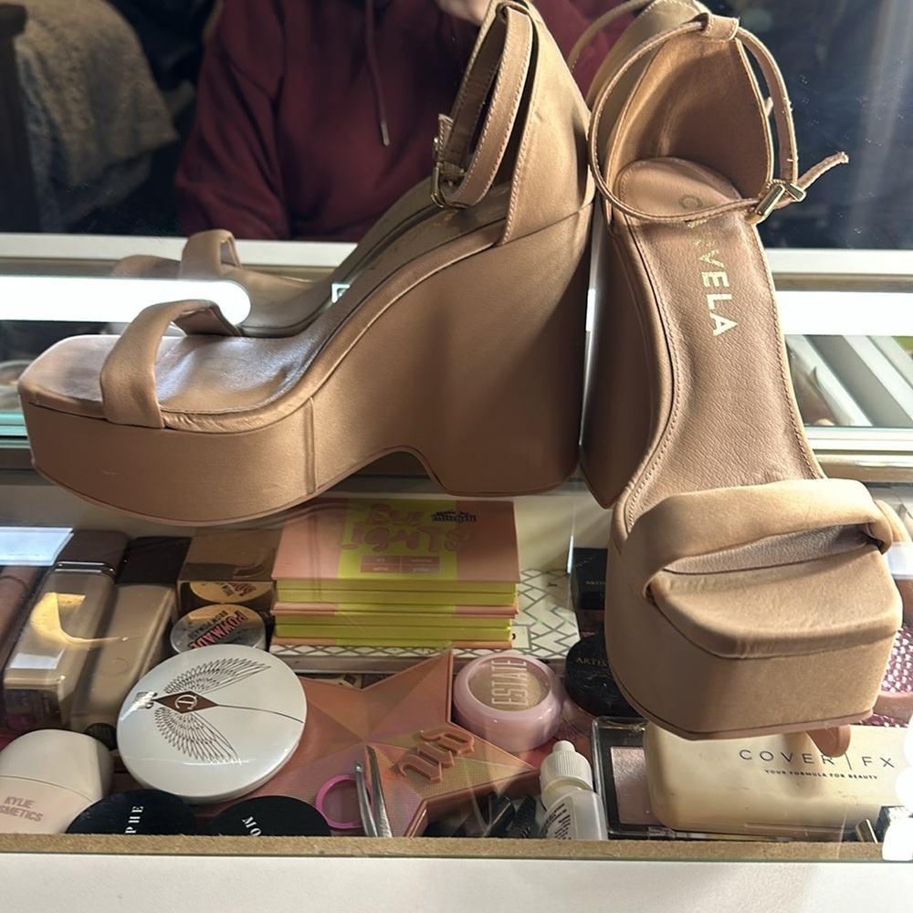 Carvela wedges size 40 EU or US 9 - Picture 2 of 5